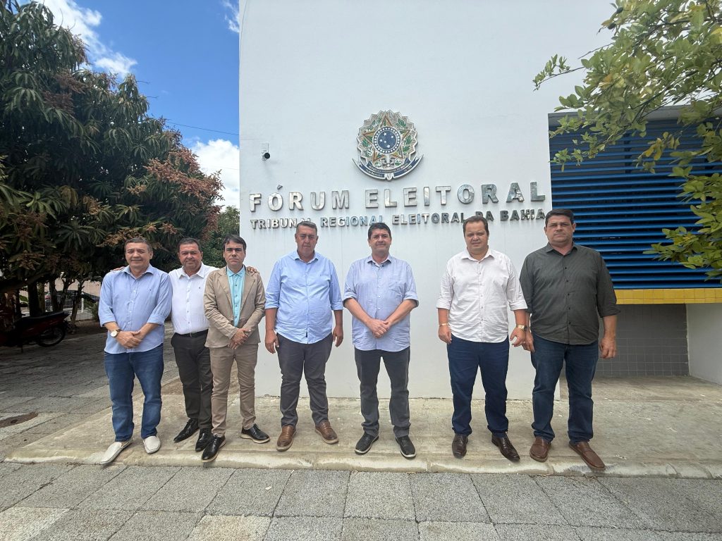 Prefeito Fabrício Lopes participa da reinauguração do Fórum Eleitoral em Jacobina.