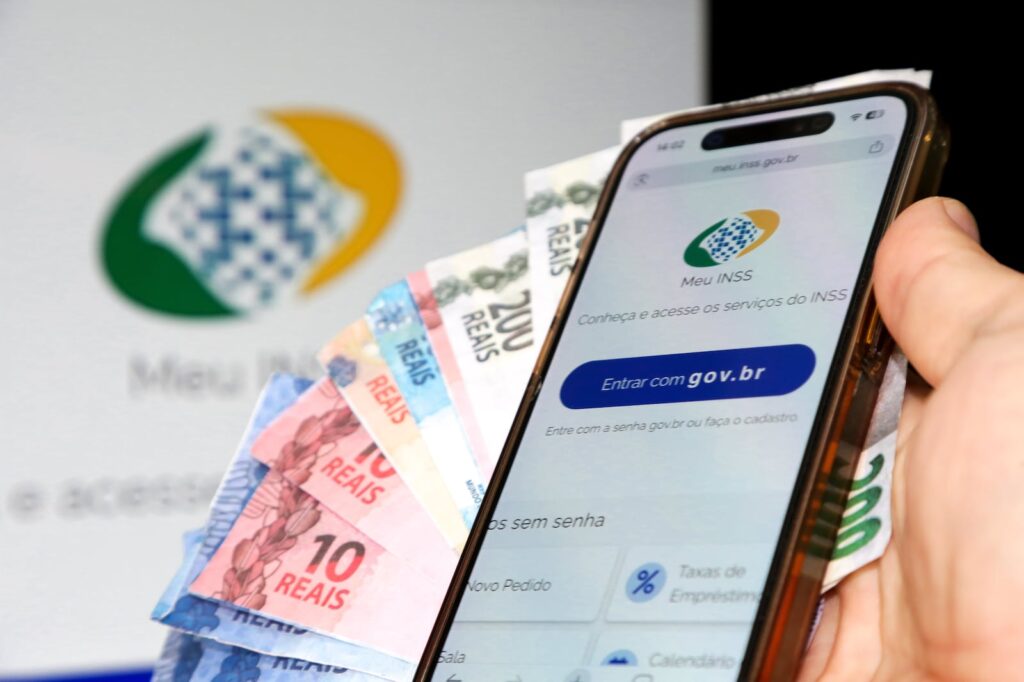Prazo para pedir devolução do INSS termina dia 14 e mais de 1 milhão ainda não aderiu a acordo