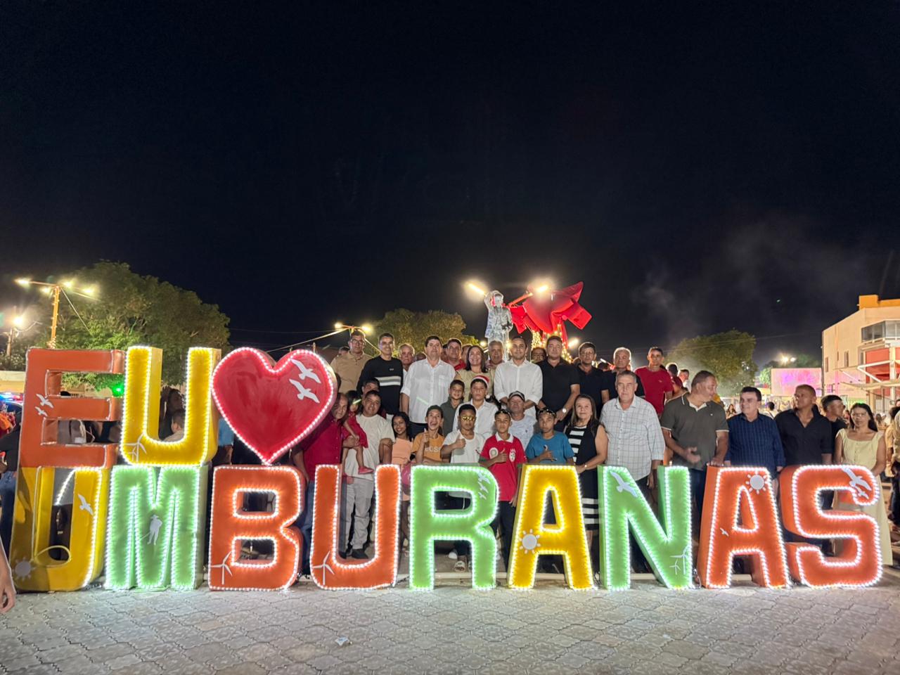 Notícia – Natal Iluminado de Umburanas encanta moradores no dia 8 de dezembro.