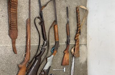 POLÍCIA MiLITAR APREENDE ARMAS E MATERIAL UTILIZADO EM CAÇA ILEGAL NA ZONA RURAL DE UMBURANAS.