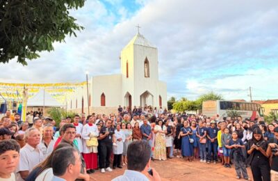 Prefeitura de Umburanas assina Ordem de Serviço para construção da nova Praça da Igreja Católica.