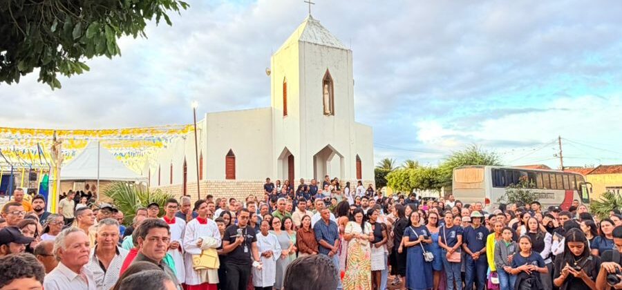 Prefeitura de Umburanas assina Ordem de Serviço para construção da nova Praça da Igreja Católica.