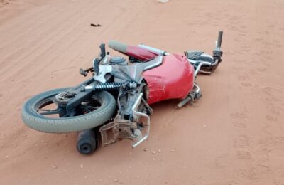 Acidente com motocicleta deixa jovem ferido em estrada na zona rural de Ourolândia